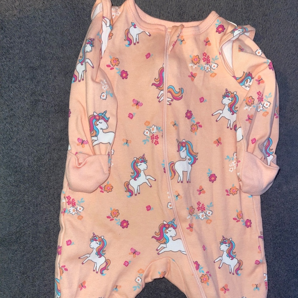 Baby essentials 0-3 months Footsie